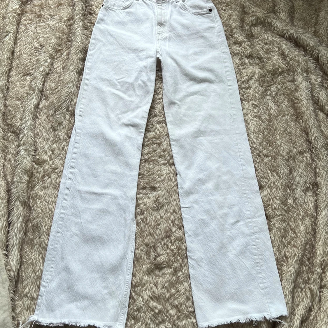 Vita wide jeans från Zara, strl 36