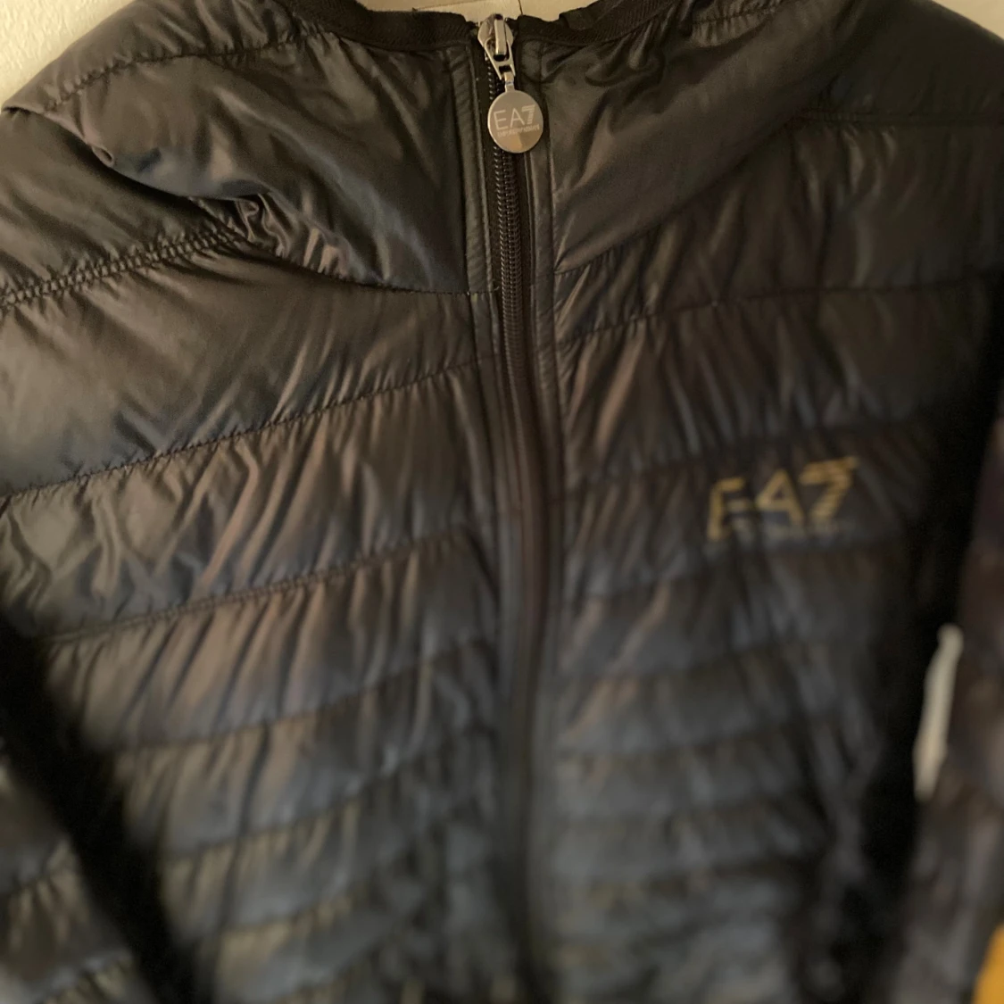 Svart pufferjacka från EA7 Armani