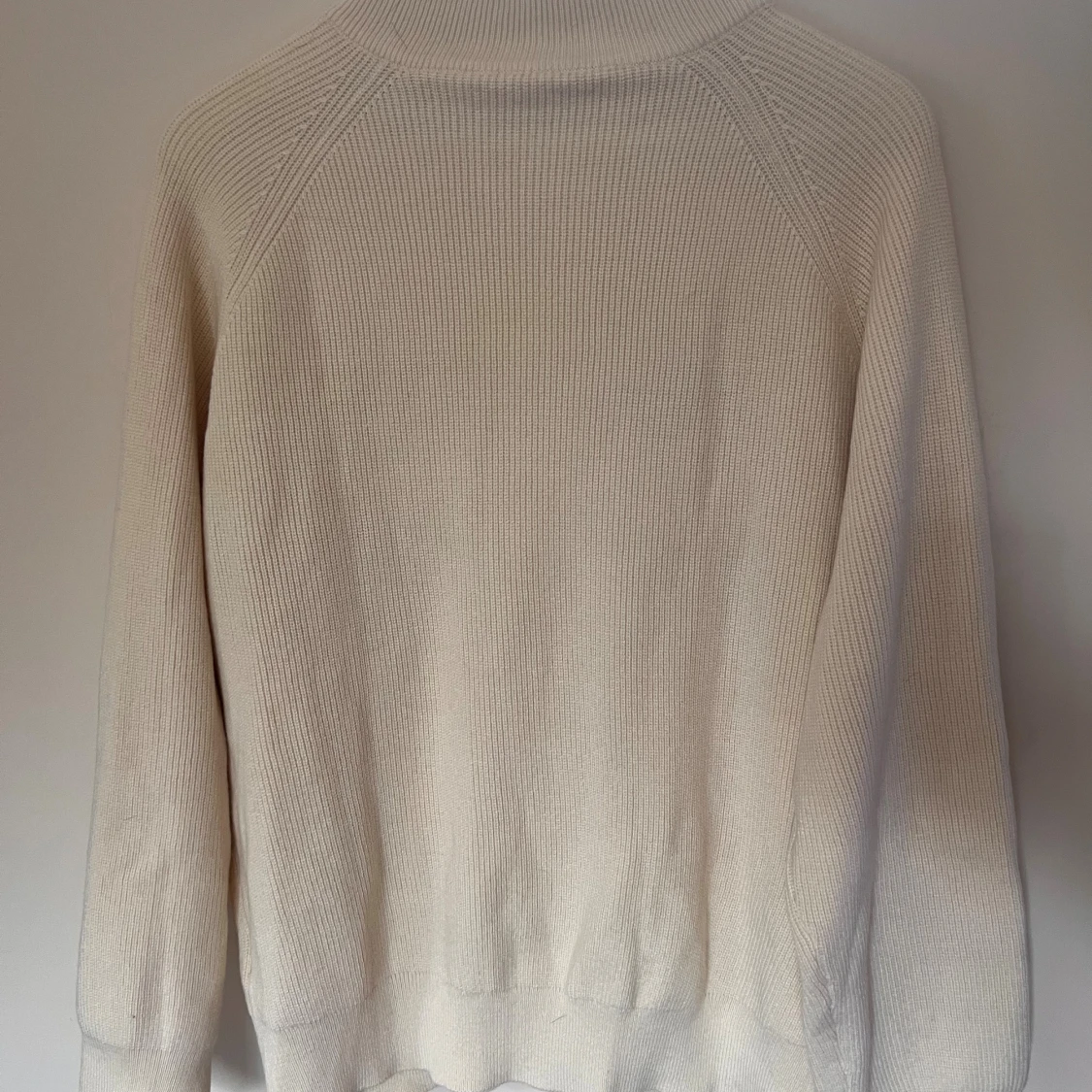 Beige stickad kofta från Dazy - 1