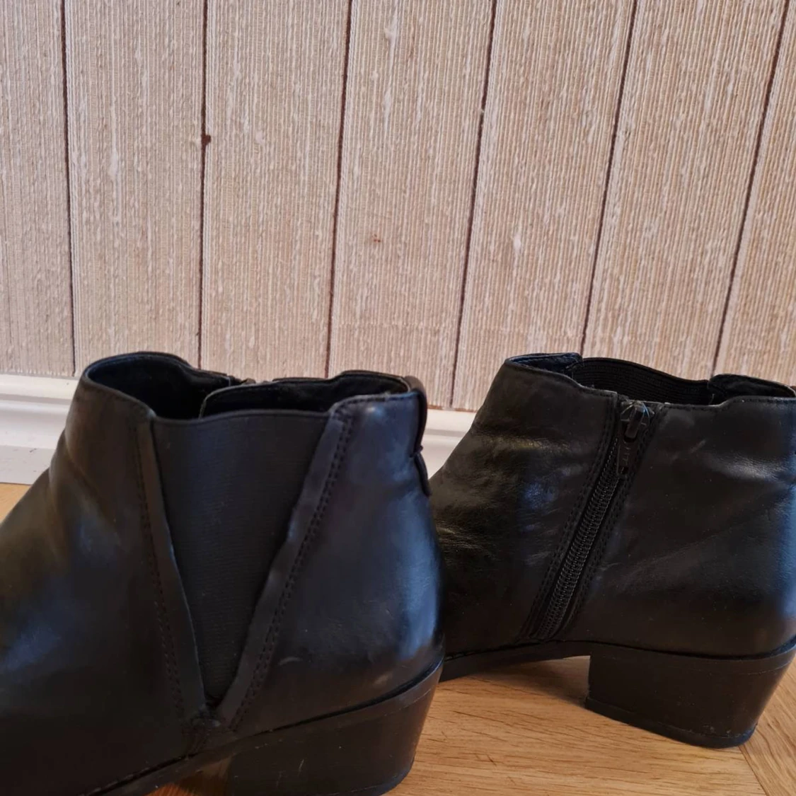 Svarta stövlar i äkta läder strl 38 - 3