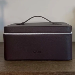 Caia kalender OBS🔻Endast den bruna boxen - Säljer den bruna boxen då den är alldeles för stor för mig och har ingen användning av den.