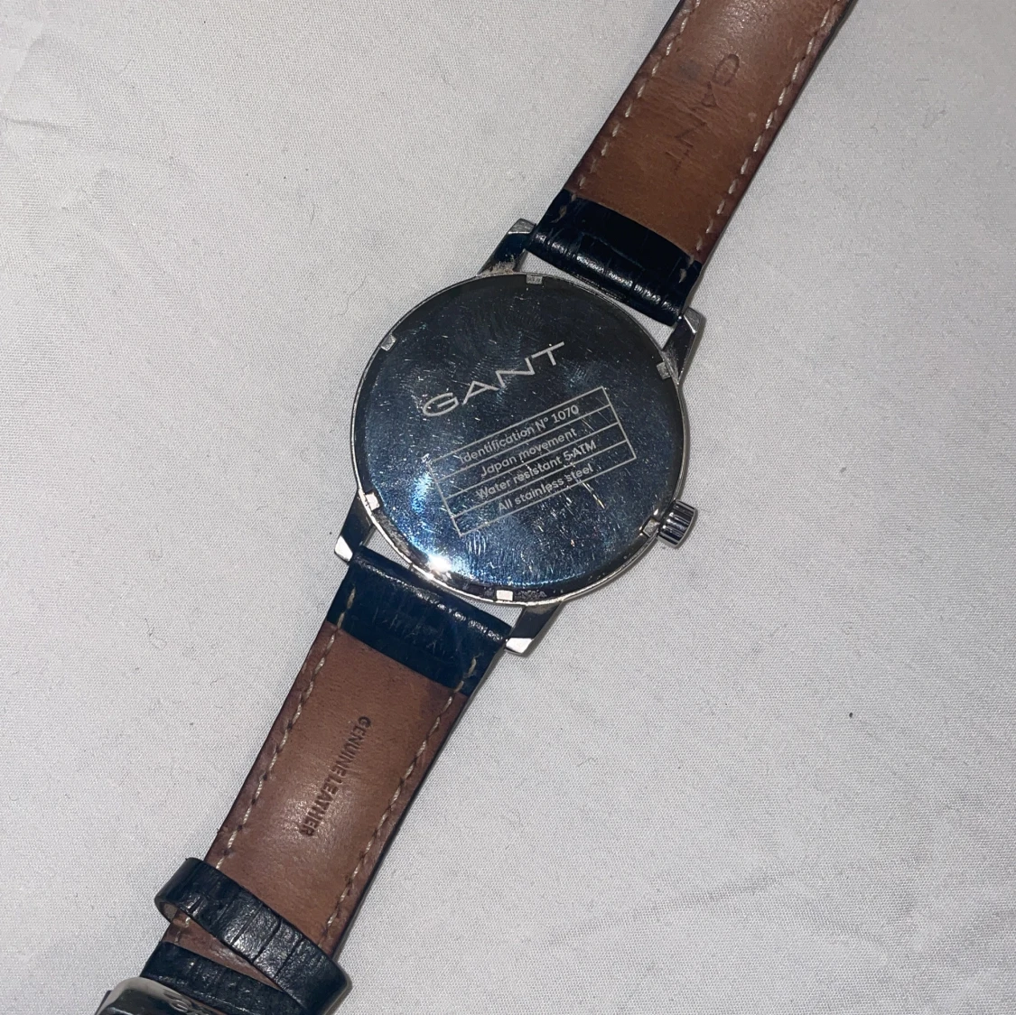 Silver klocka från GANT med svart läderband.   Äkta - 3
