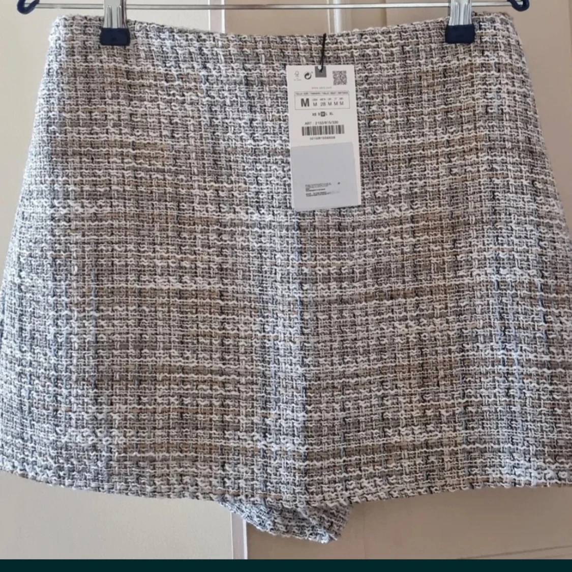 Tweed kortkjol från Zara i grått - 1