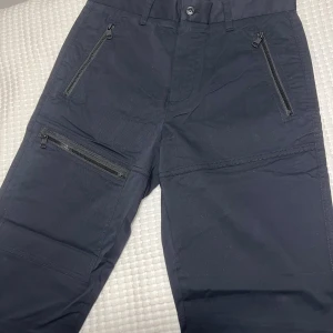 Moncler byxor - Strl 46. Som ny