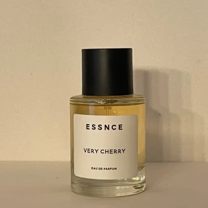Very cherry  - Essnce very cherry 50ml se bilder för mängd kvar. 