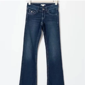 Blå bootcut jeans  - Snygga blå jeans med bootcut från Gina tricot!!💗