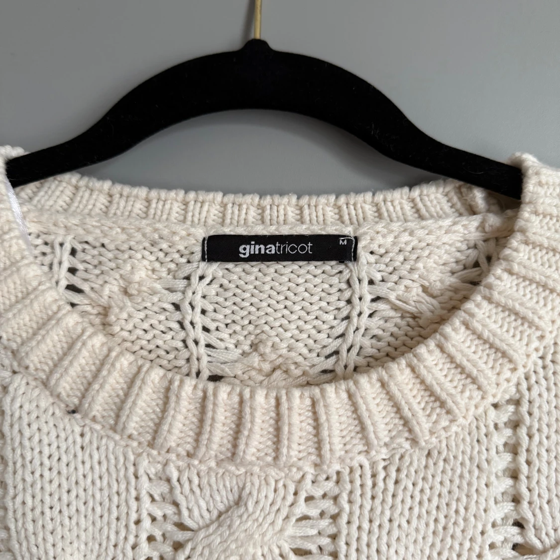 Vit stickad tröja från Gina Tricot - 1