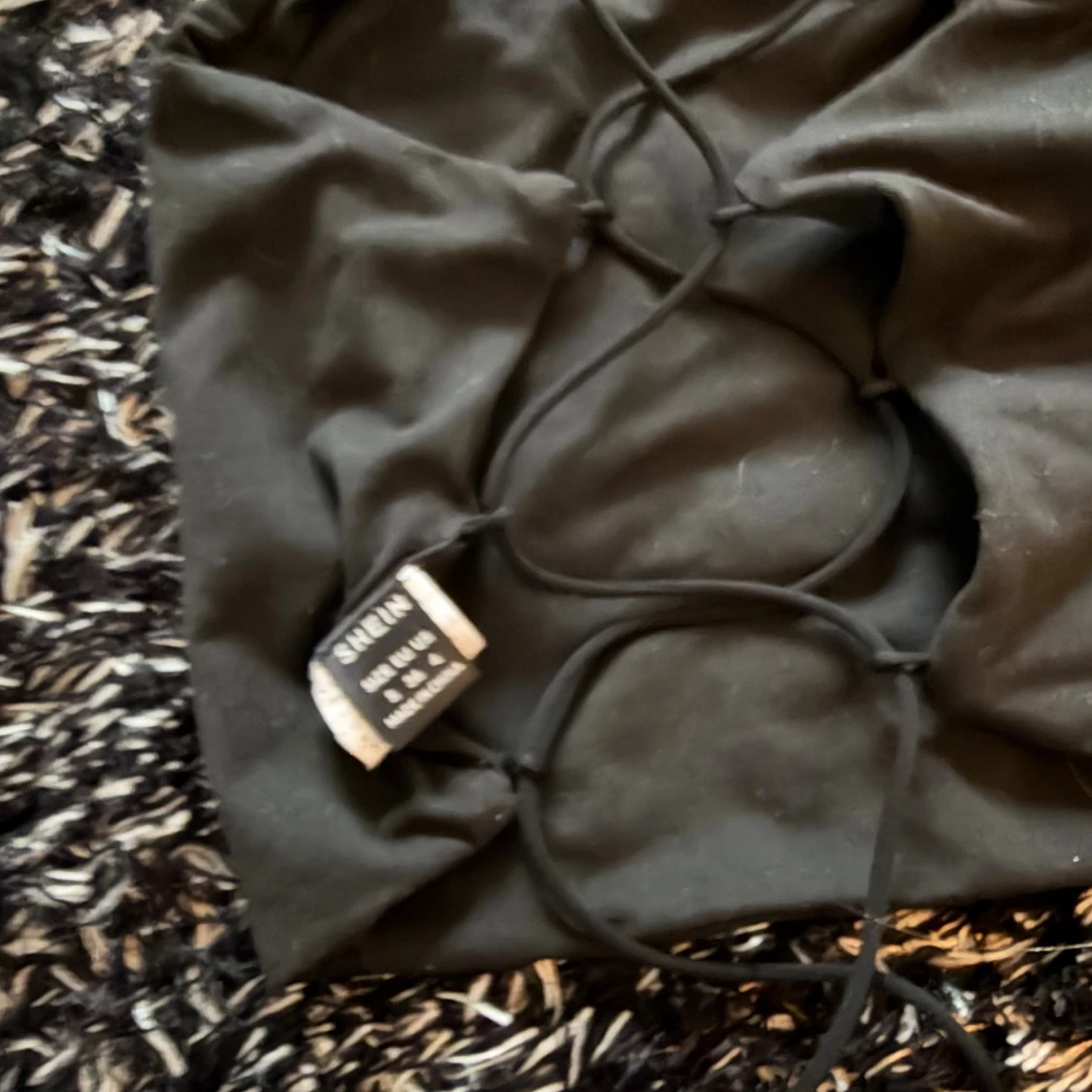 Svart tubtopp eller linne med snörning  - 2