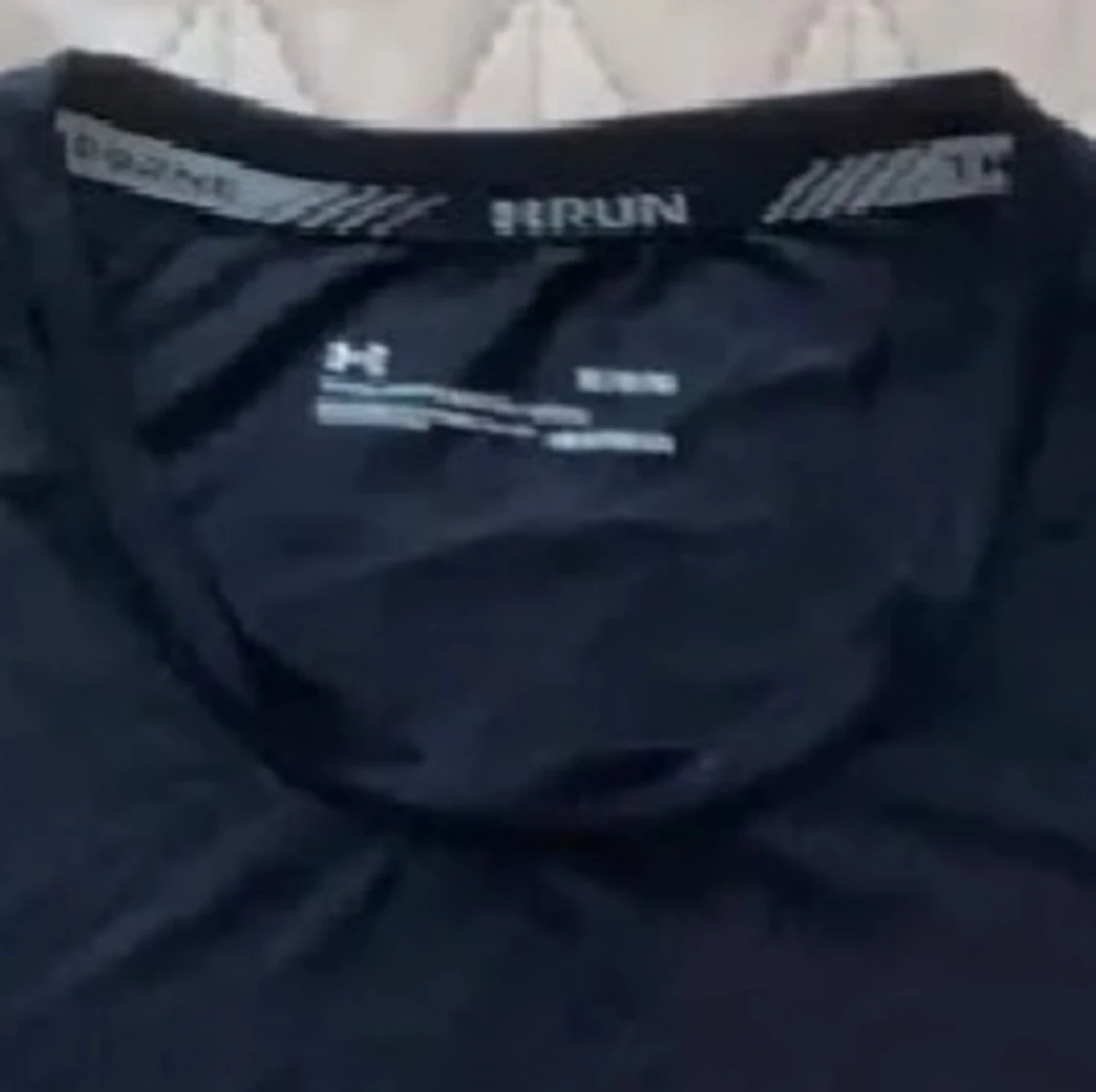 Svart Under Armour tränings-tshirt - 1