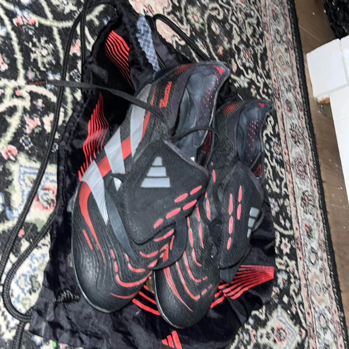 Adidas Predator fotbollsskor svart/röd