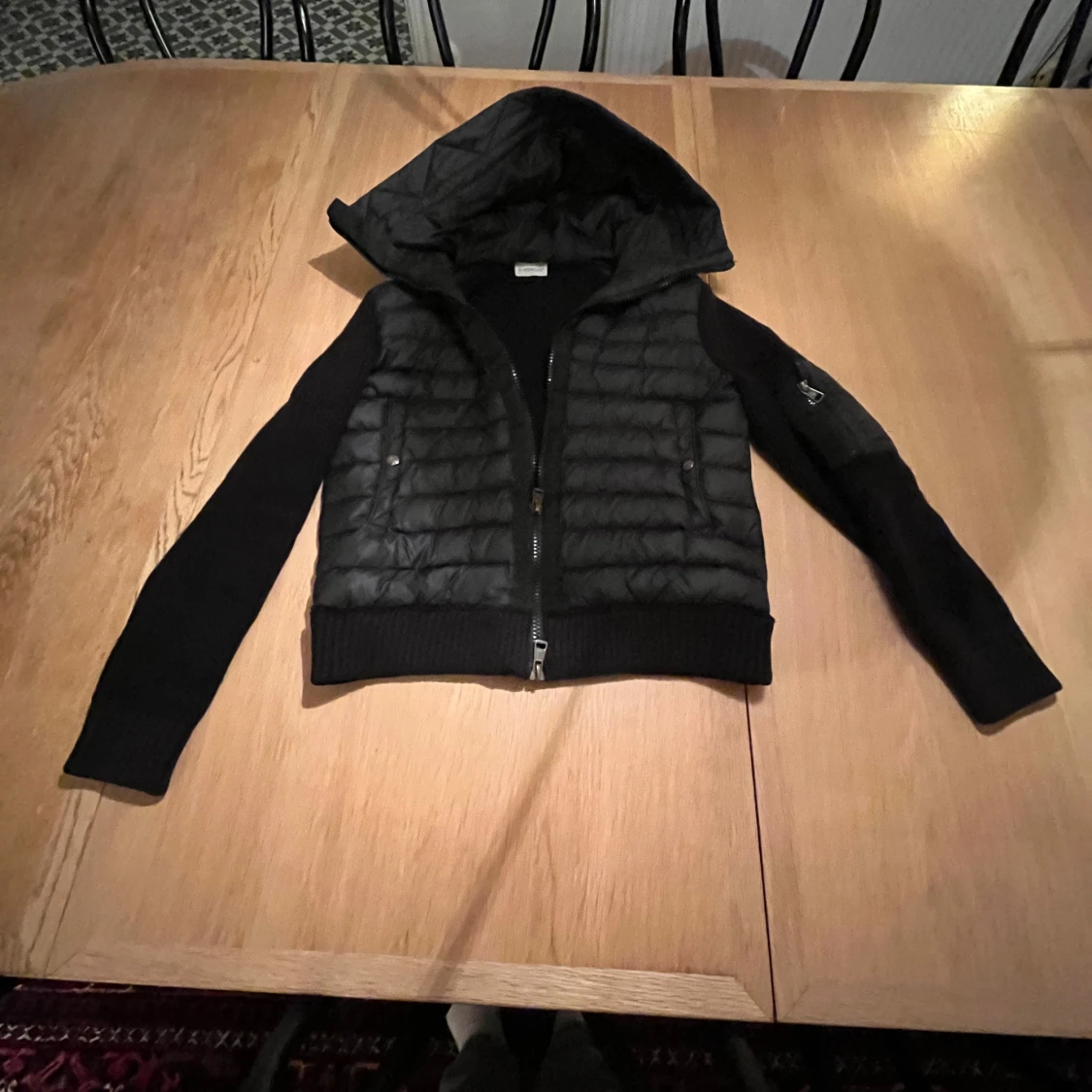 Svart hybridjacka från Moncler - 1