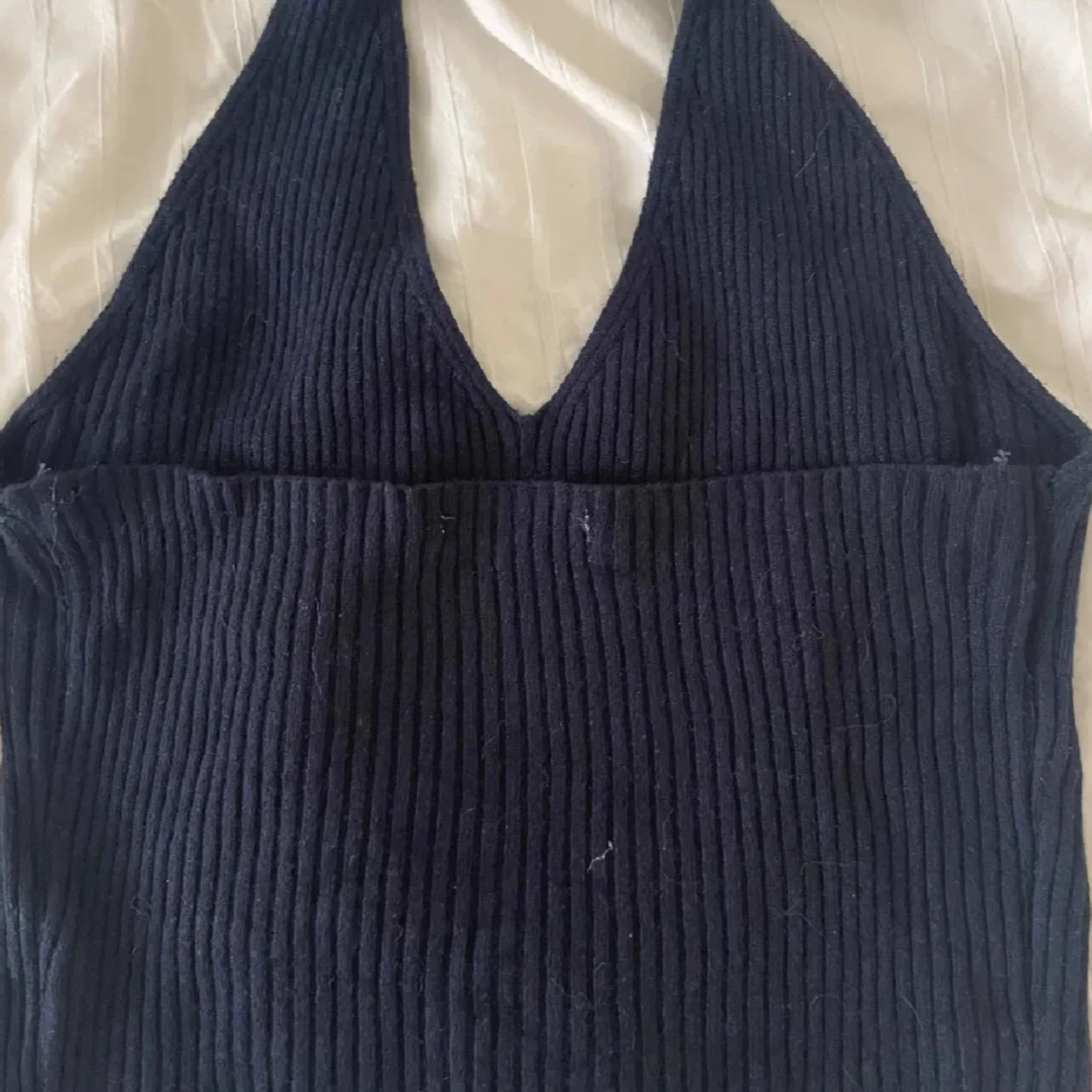 Mörkblå ribbad halterneck topp Suite Benedict - 2