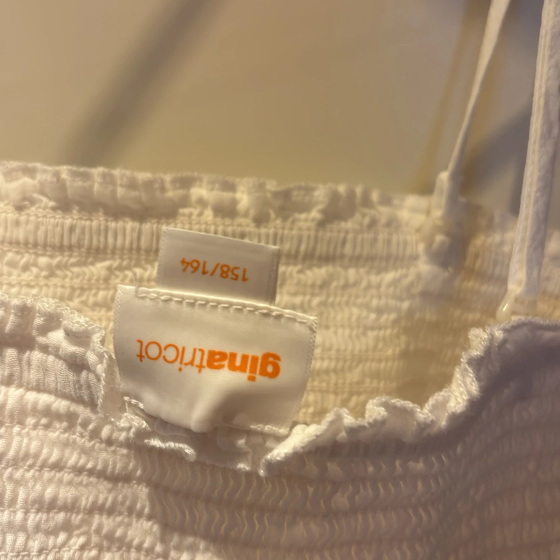 Vit topp från Gina Tricot - 2