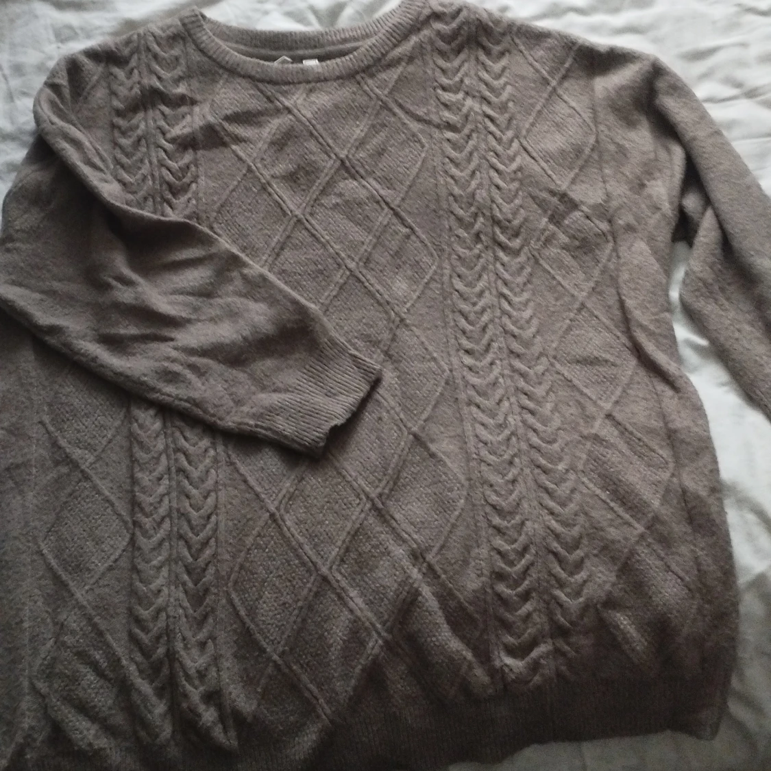 Beige stickad tröja från Rainbow