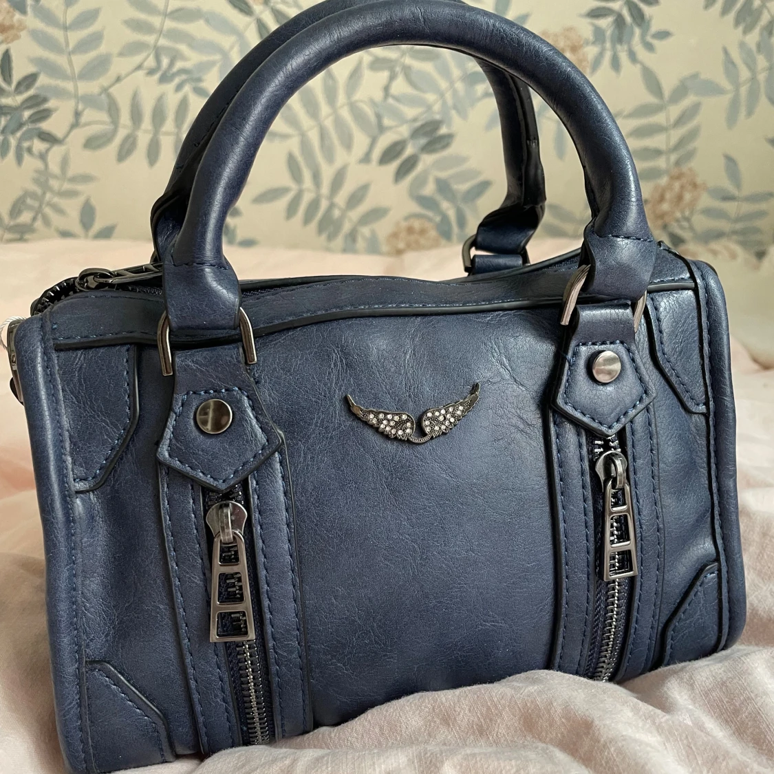 Mörkblå zadig voltaire väska