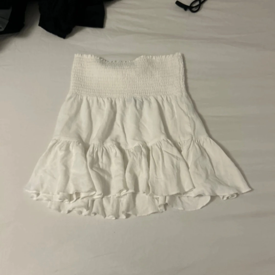 Vit volangkjol från 157, XS