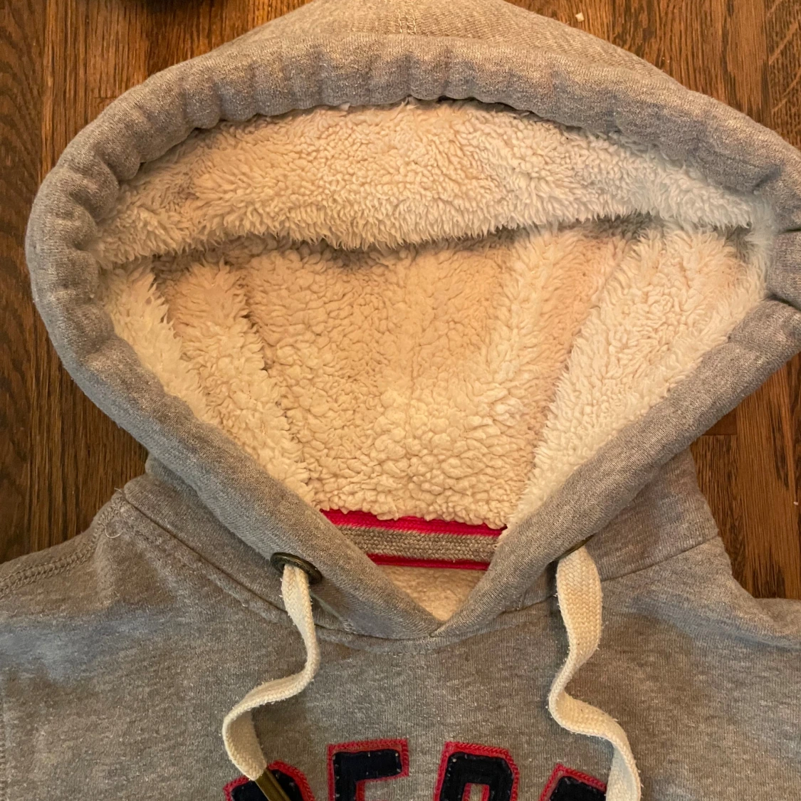 Grå Superdry hoodie med teddyfoder - 2