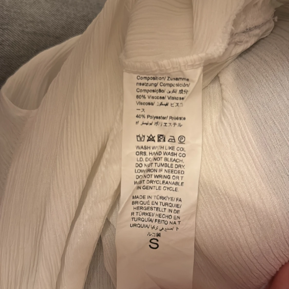 Vit v-ringad blus - 2