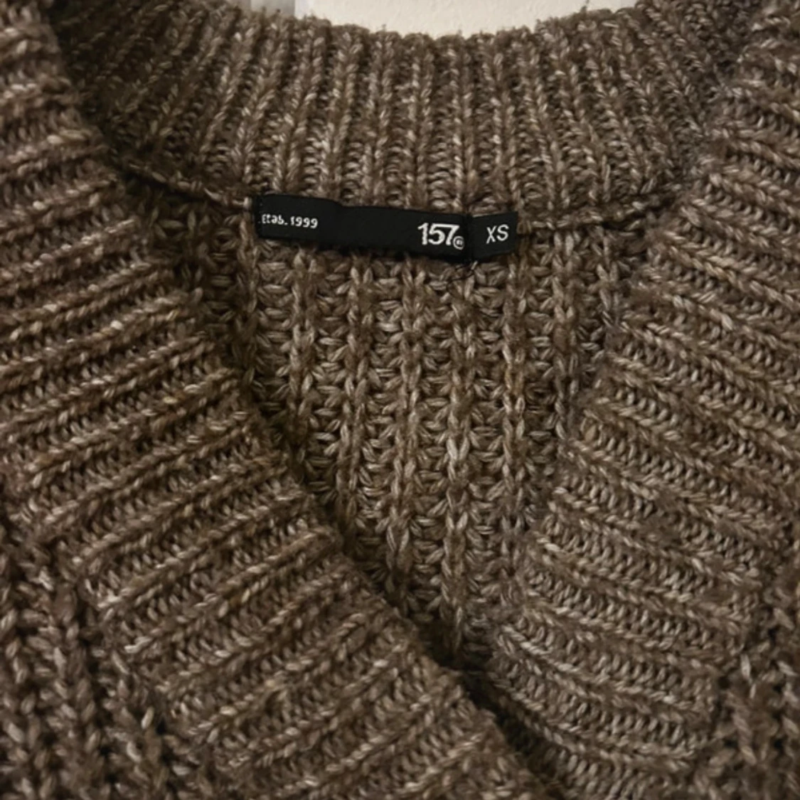 Brun stickad kofta från 157 - 1