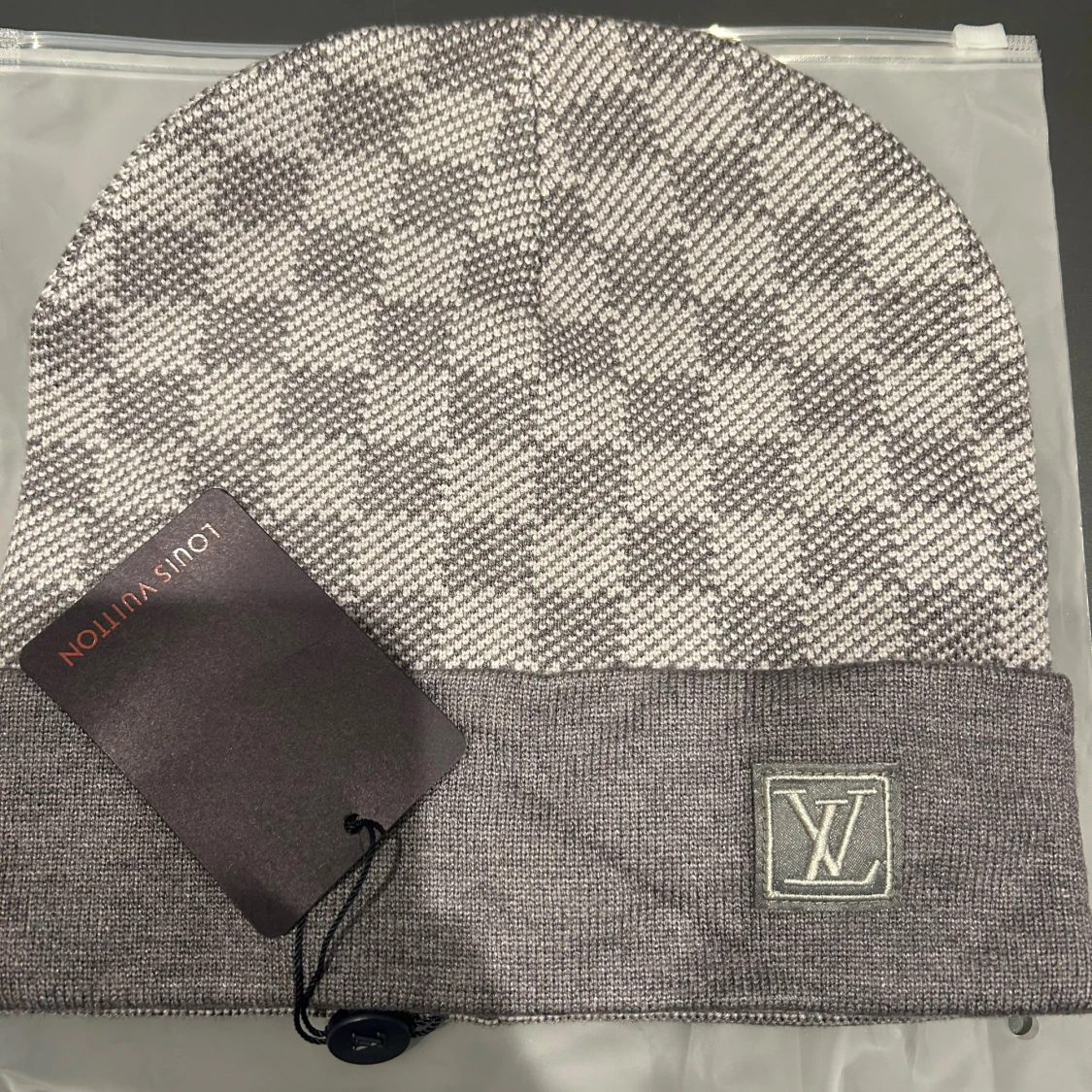 Grå rutig  mössa - 1