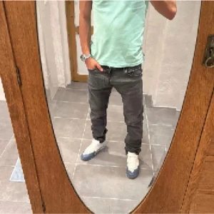 Replay jeans  - Ett par snygga byxor från Replay i storlek W33 L34 i modellen Max