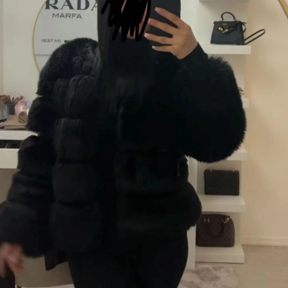 Svart fluffig pälsjacka - 2