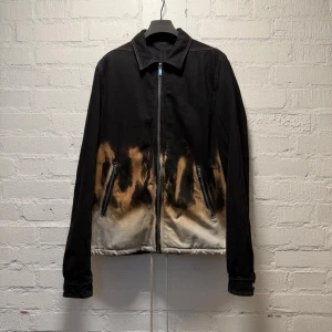 Rick Owens Drkshdw Porterville FW24 Jeansjacka - Vadderad jeansjacka från Rick Owens Drkshdw FW24-kollektion ”Porterville”. Storlek Medium. Nypris 18 000 SEK. Mycket fint skick. 
