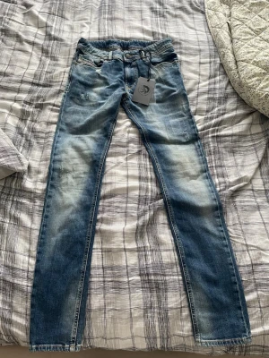 Diesel Jeans Skinny - Diesel Jeans som var alldeles för små för mig, fortfarande med tagsen på.