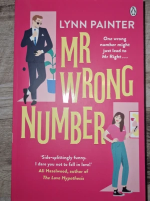 Mr Wrong Number - En rolig och flirtig romcom om Olivia, som av misstag får ett sms från en främling. Det leder till en het och underhållande relation fylld av humor, förväxlingar och romantik. Perfekt för dig som gillar lättlästa, charmiga kärlekshistorier!