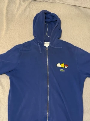 Lacoste hoddie Rare!  - Lacoste x Supermario collab. Ny pris 1700,Rare!