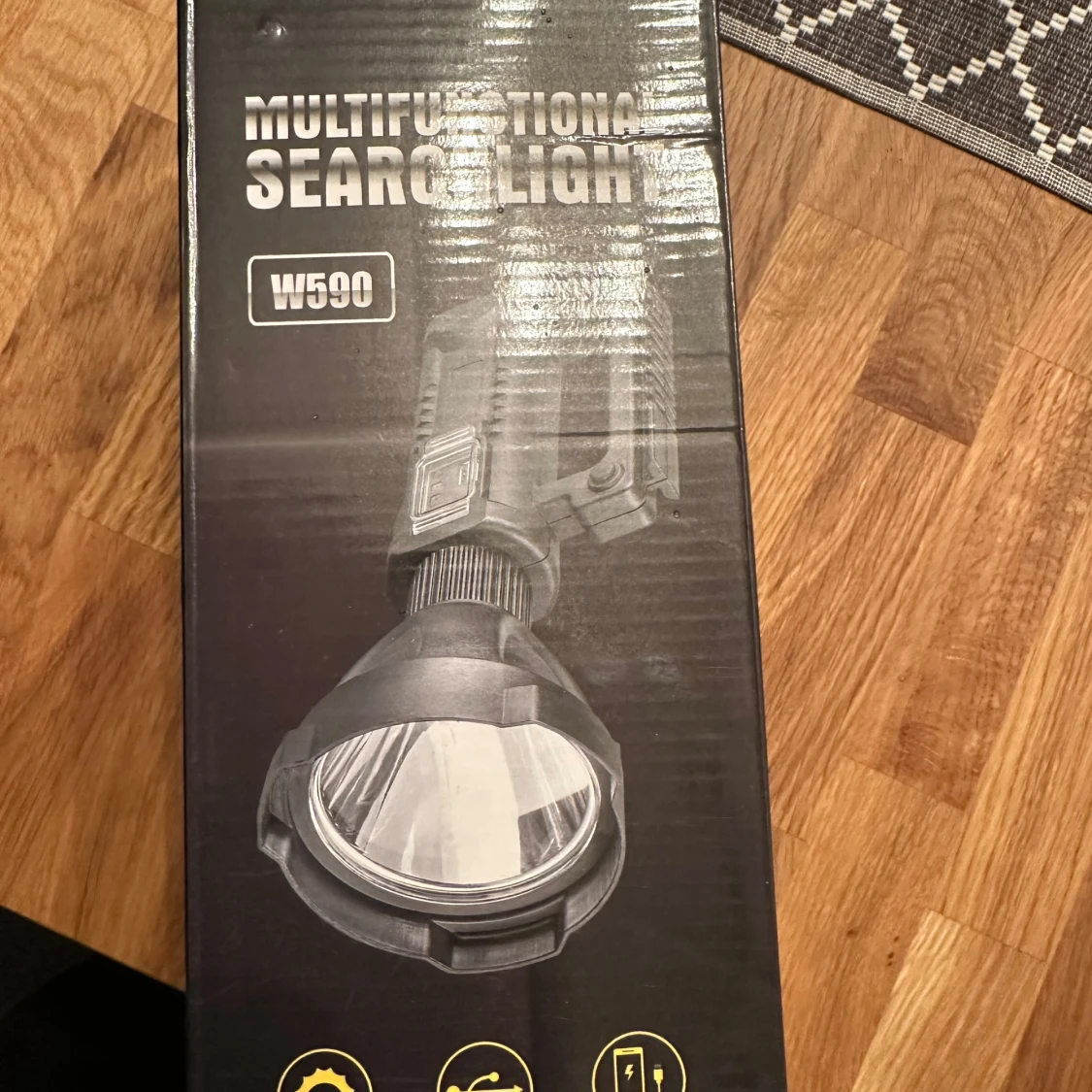 Kraftfull ficklampa W590