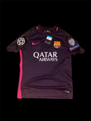 Barcelona tröja - En Barcelona retro tröja med nummer 11 och Neymar på ryggen. 