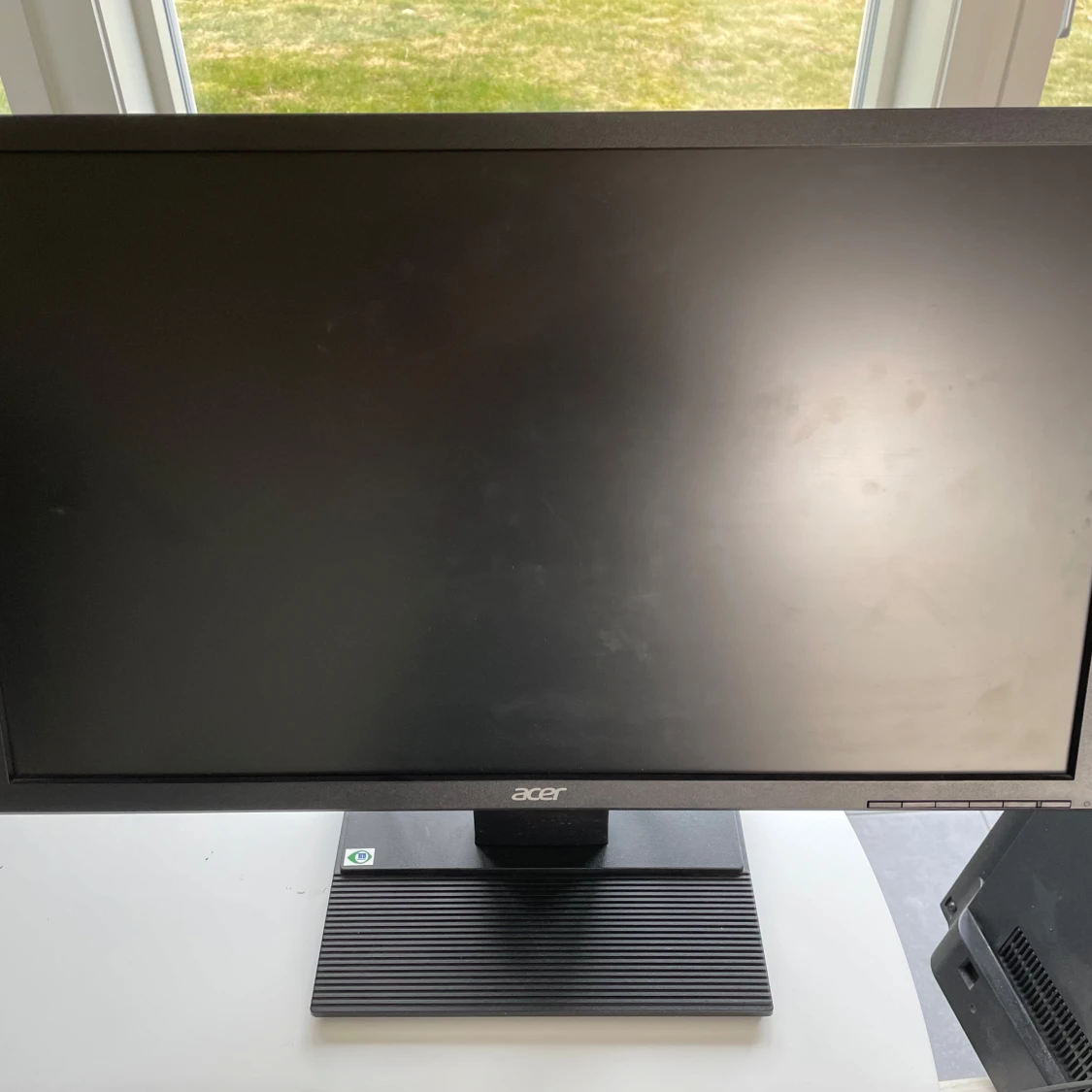 Svart datorskärm från Acer