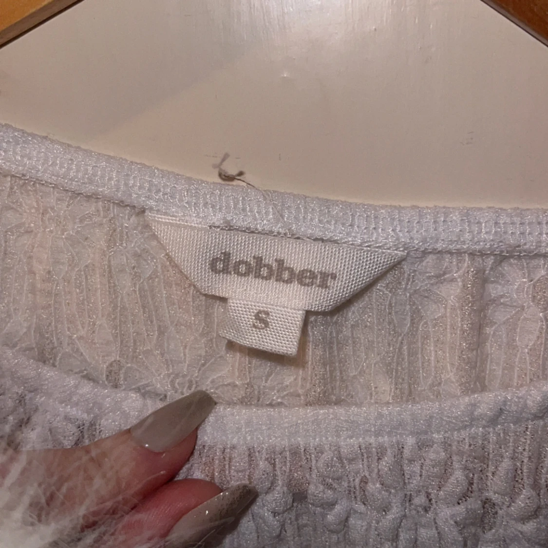 Vit blus med volang från dobber  - 3