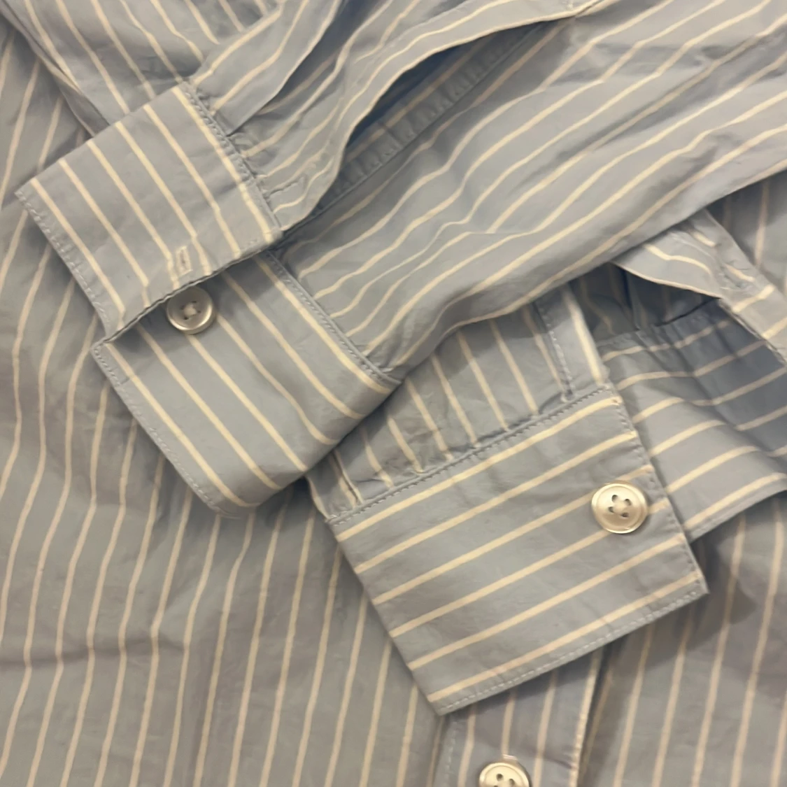 Blåvit randig skjorta från Kappahl - 1