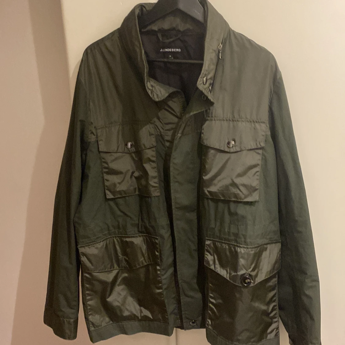 Grön parkajacka från J.Lindeberg