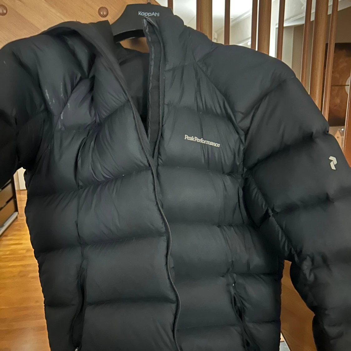 Svart Peak Performance pufferjacka XL
