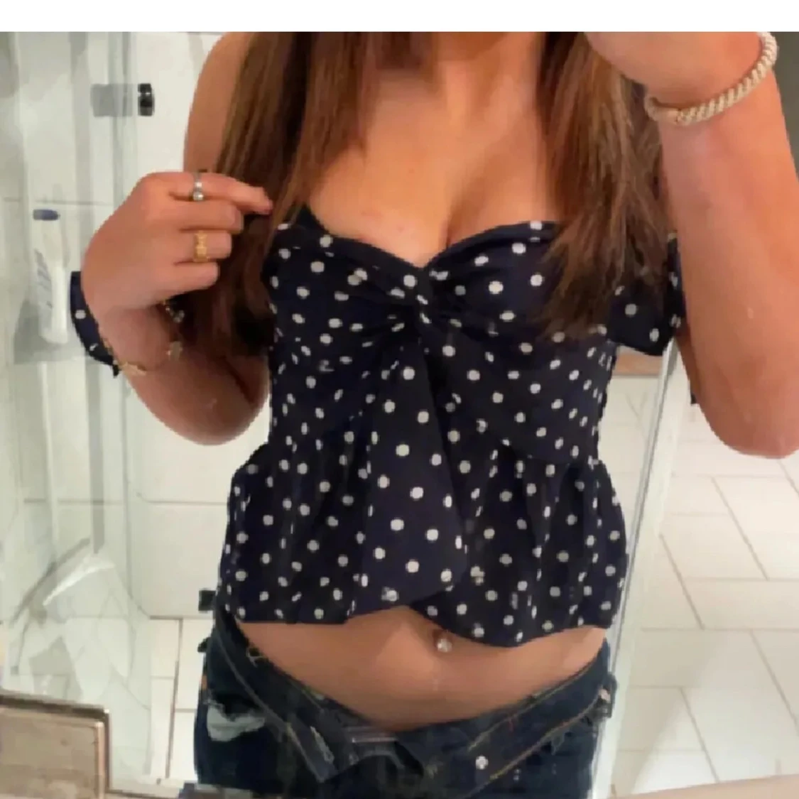 Mörkblå prickig topp blus - 3