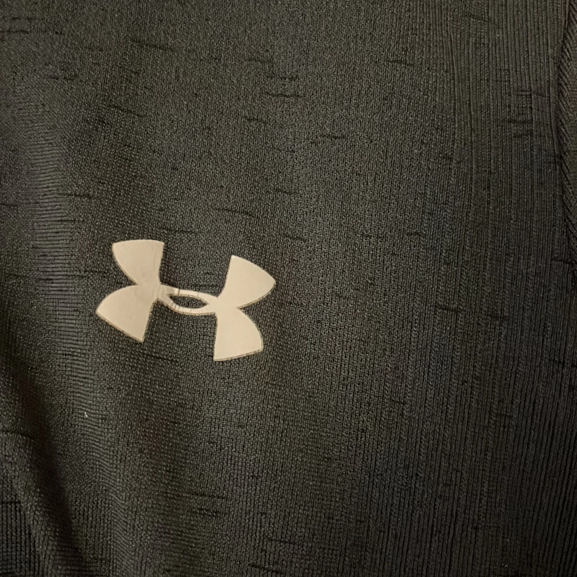 Svart Under Armour t-shirt M - 3