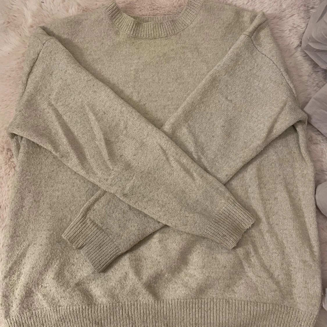 Beige stickad tröja - 1