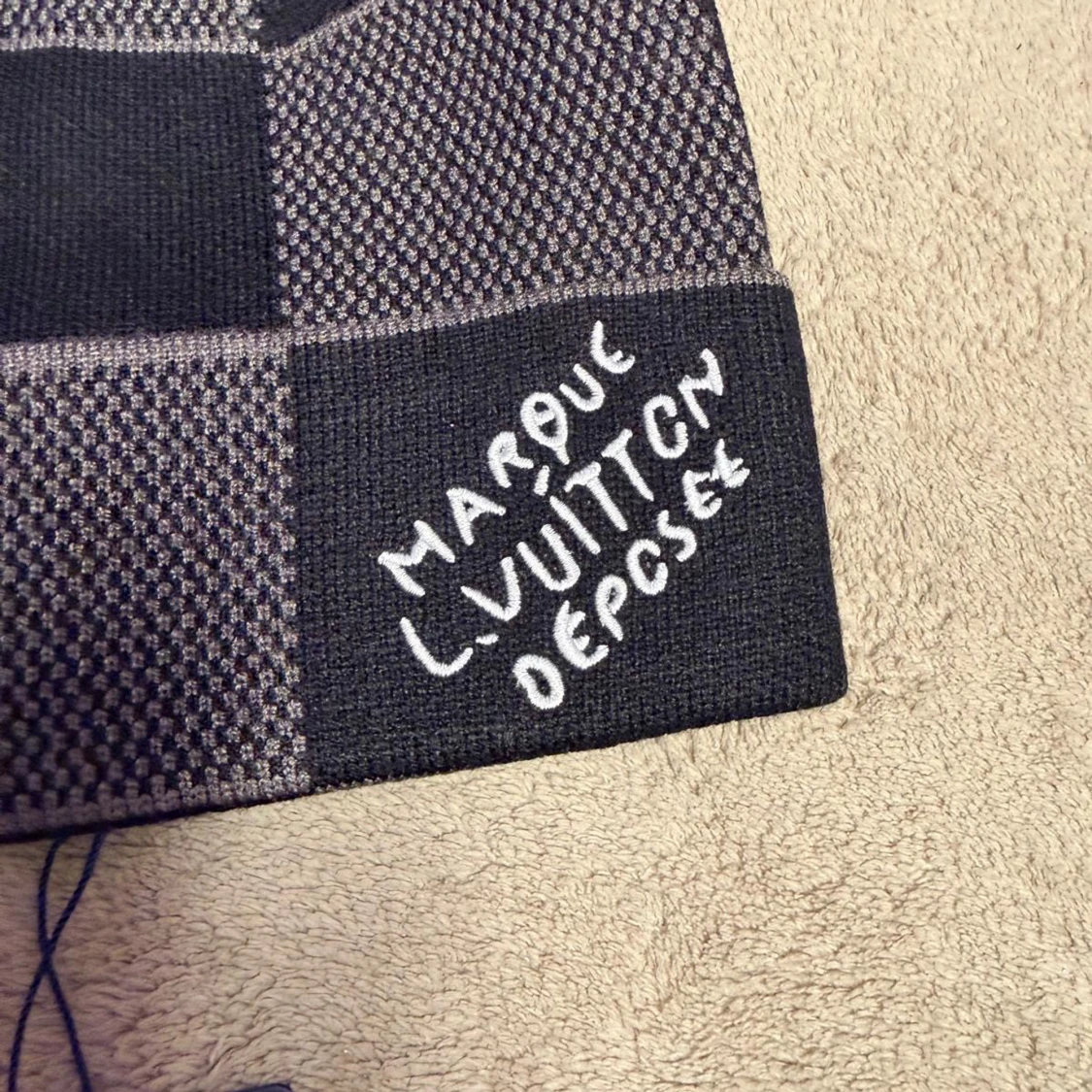 Loui buitton rutig svart/grå mössa - 1