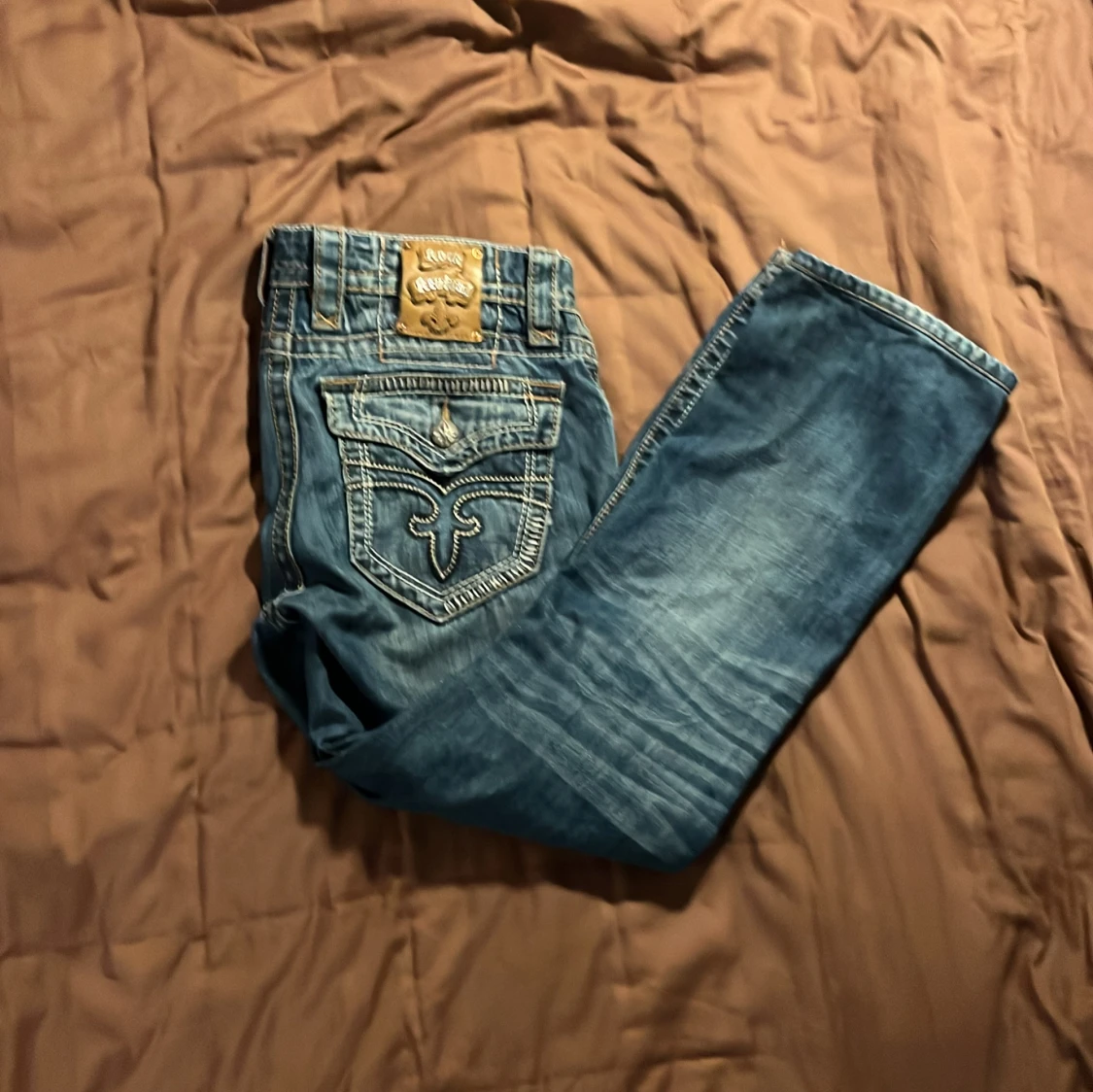 Rock Revival jeans med snygga detaljer - 1