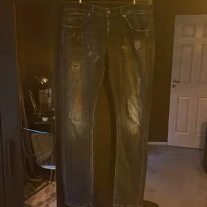 Dondup jeans - Tjena! Säljer nu dessa riktigt feta jeansen som är nästintill helt nya. Inget fel på dem alls hör av dig vid intresse!