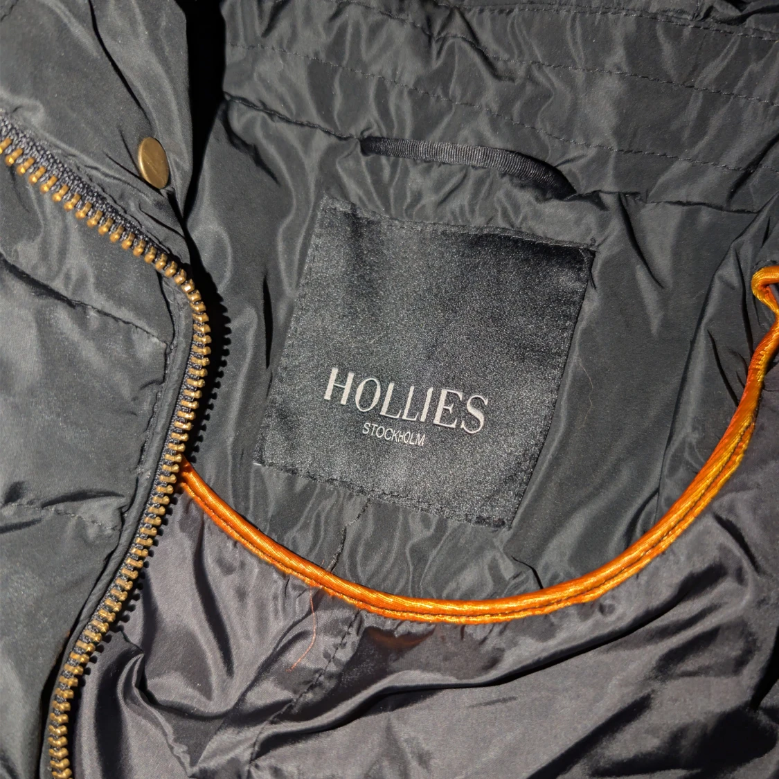Svart lång jacka från Hollies - 2