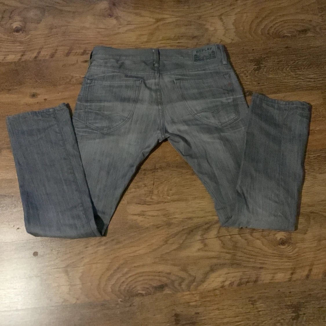 Grå jeans från Replay - 1