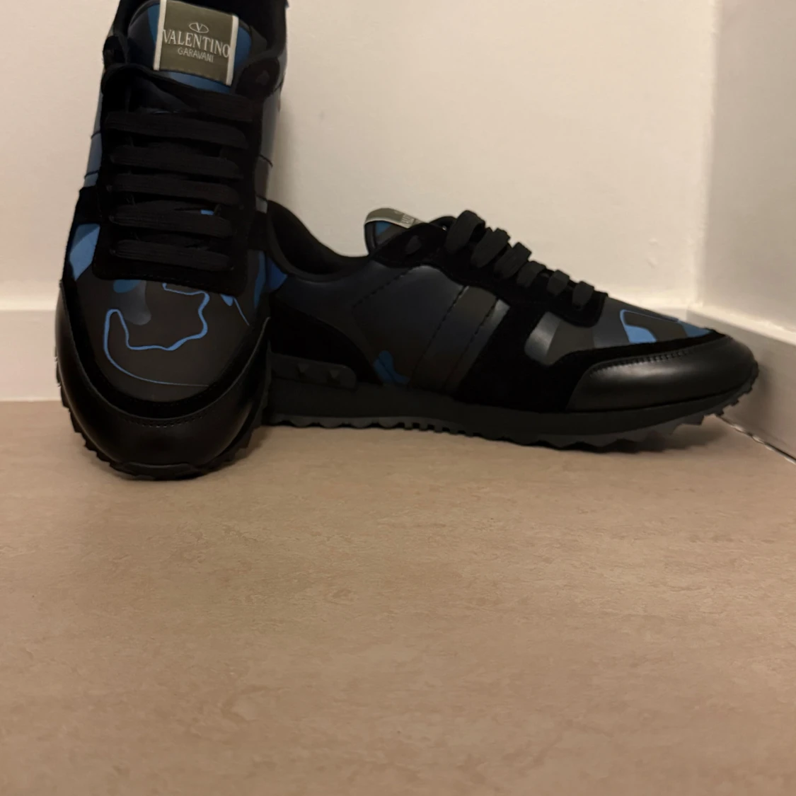 Valentino rockrunner