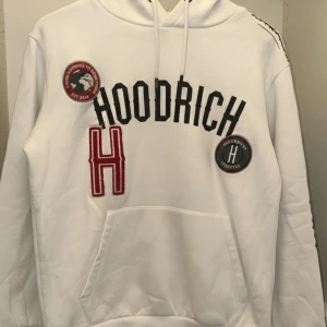  Hoodrich hoodie - Mitt ex tappade tröjan,  jag tappade tålamodet  Hoodrich hoodie I gott skick   Fynda innan jag använder den som städtrasa☺️