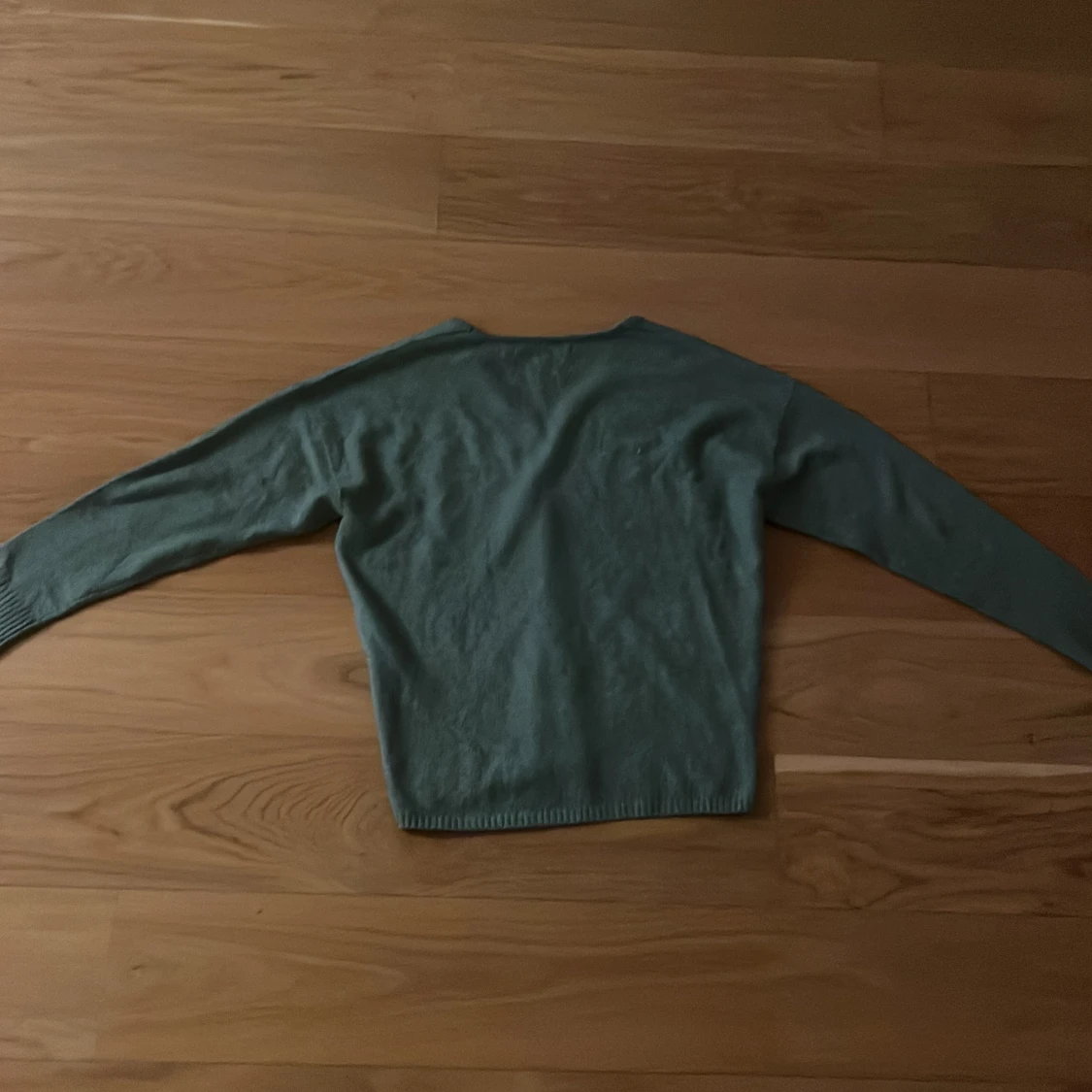 Grön stickad v-ringad tröja ONLY - 1