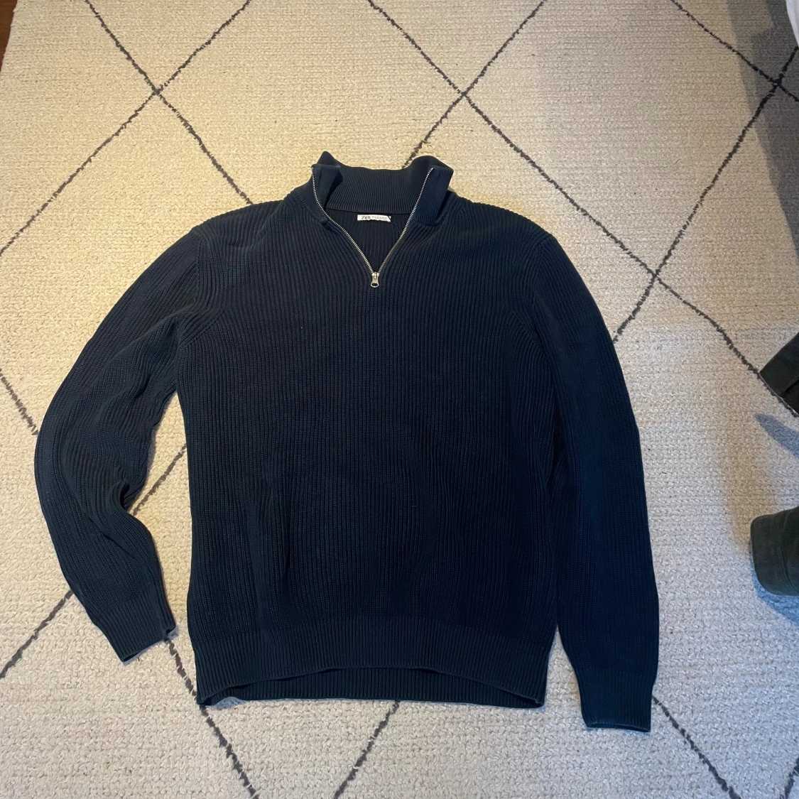 Marinblå stickad half zip-tröja