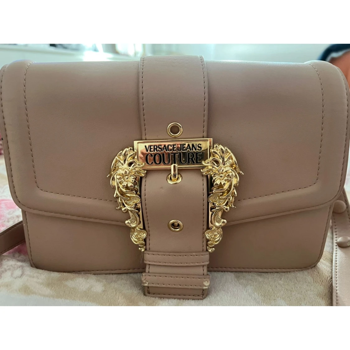 Beige axelväska från Versace Jeans Couture - 4